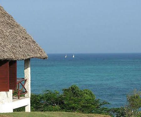 Tijara Beach Hotel Mombasa Exterior foto