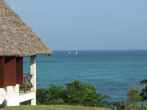 Tijara Beach Hotel Mombasa Exterior foto